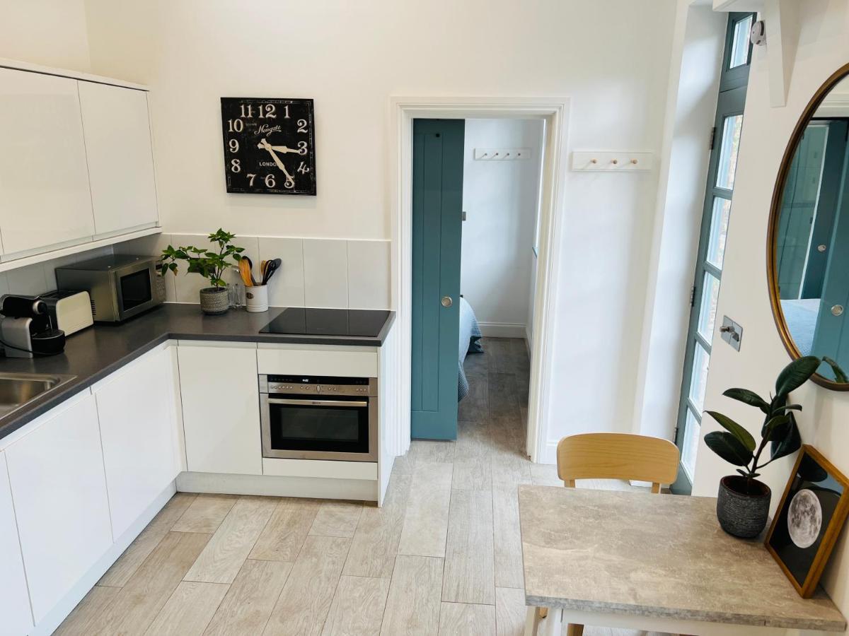 Forge Cottage - Pretty 1 Bedroom Cottage With Free Off Street Parking 伦敦 外观 照片